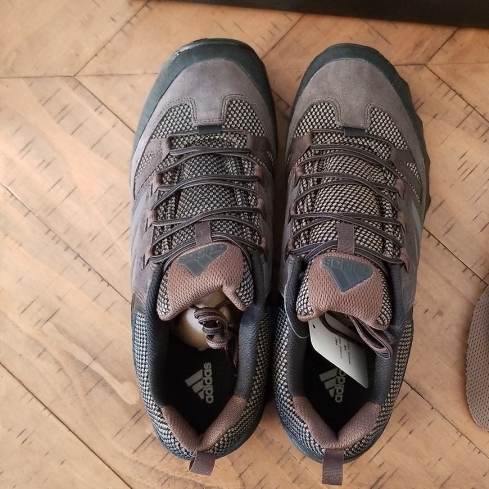 ๐๏ธ Adidas Caprock Outdoor Shoes - Picture 5 of 8